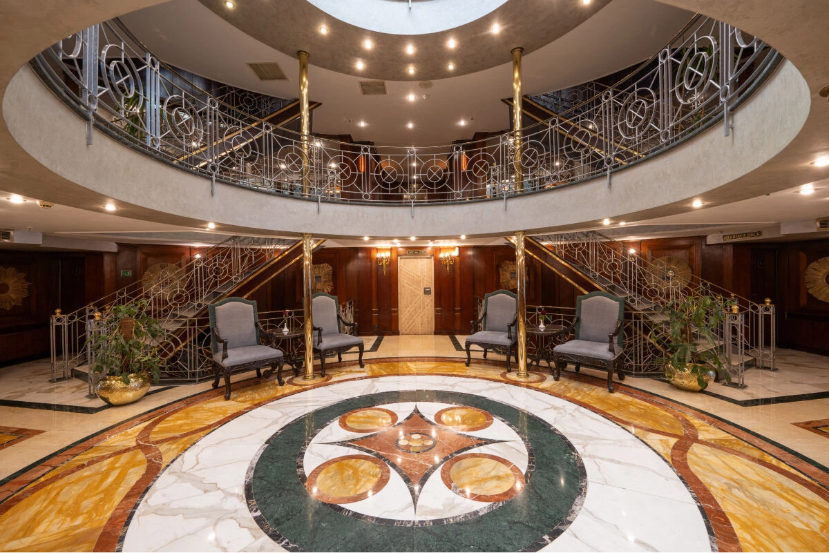 lobby_1.jpg