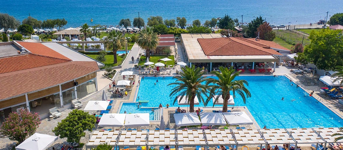 1_piscine_club_coralia_poseidon_palace_.jpg