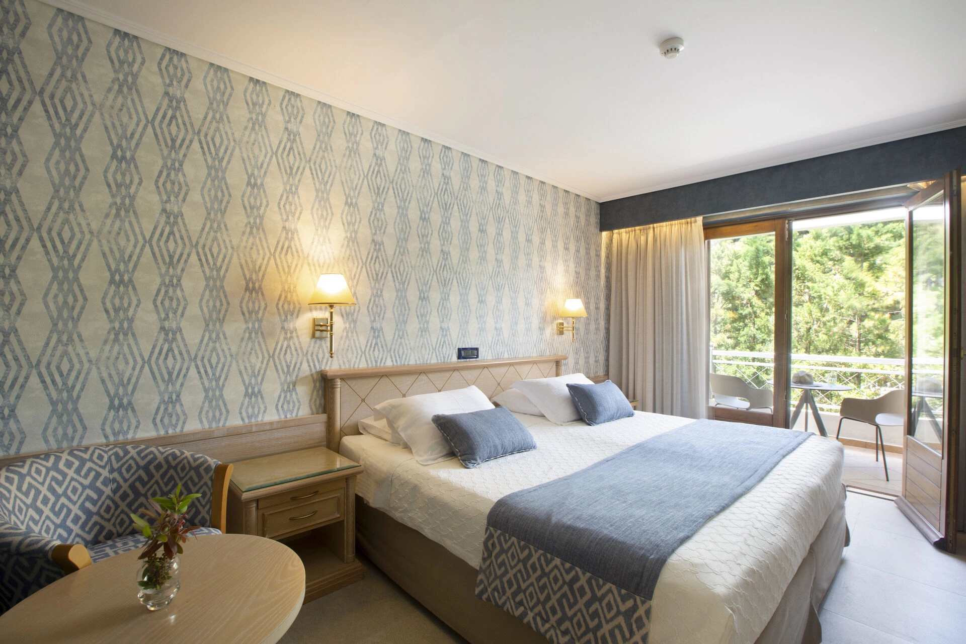DELUXE_GARDEN_VIEW_ROOM_24_M2.JPG