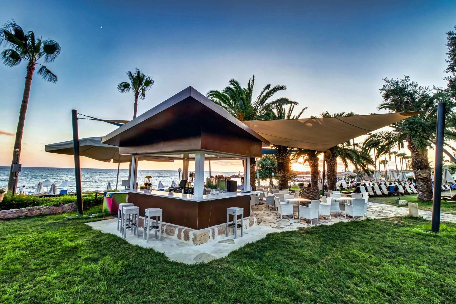 BEACH_BAR_2.jpg
