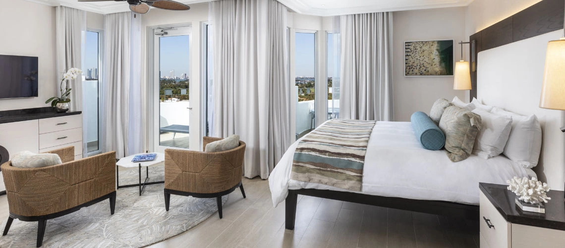 04_Beach_junior_suite_city_view.jpeg