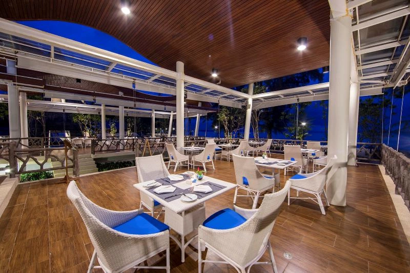 Restaurant_2.jpg