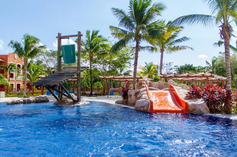 BMAYAGR_POOL_03.jpg