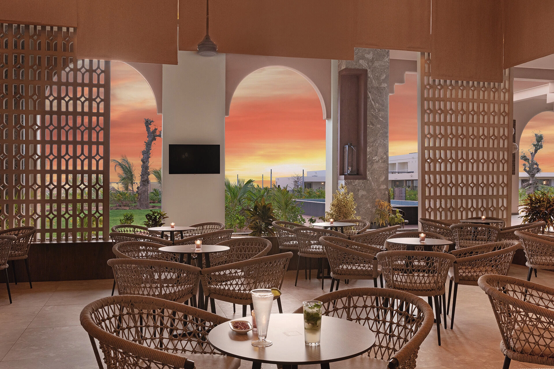 BAB_22_149_-_Lobby_bar.jpg