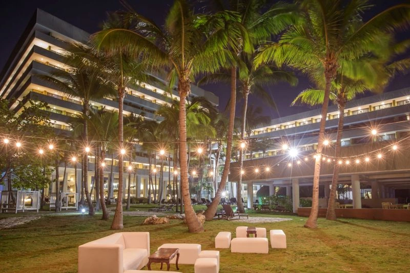 307MeliaHabana-Pool_night.jpg