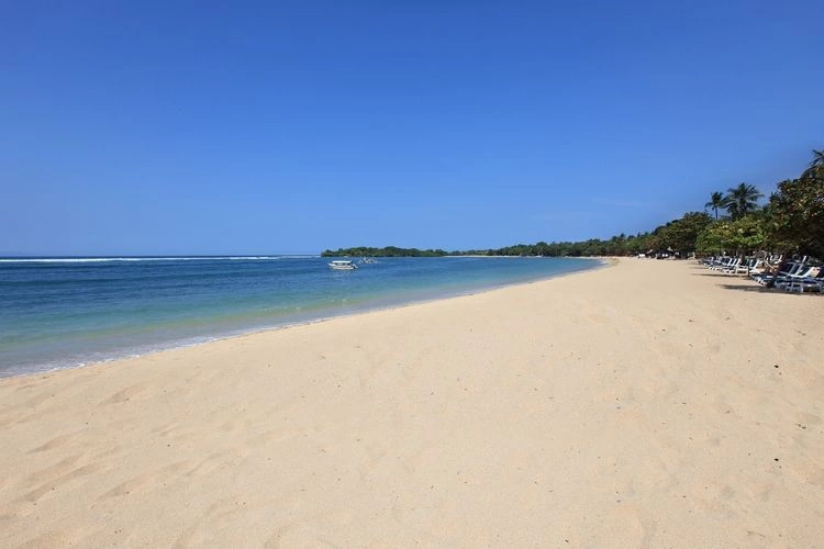 02_Beach_web.jpg