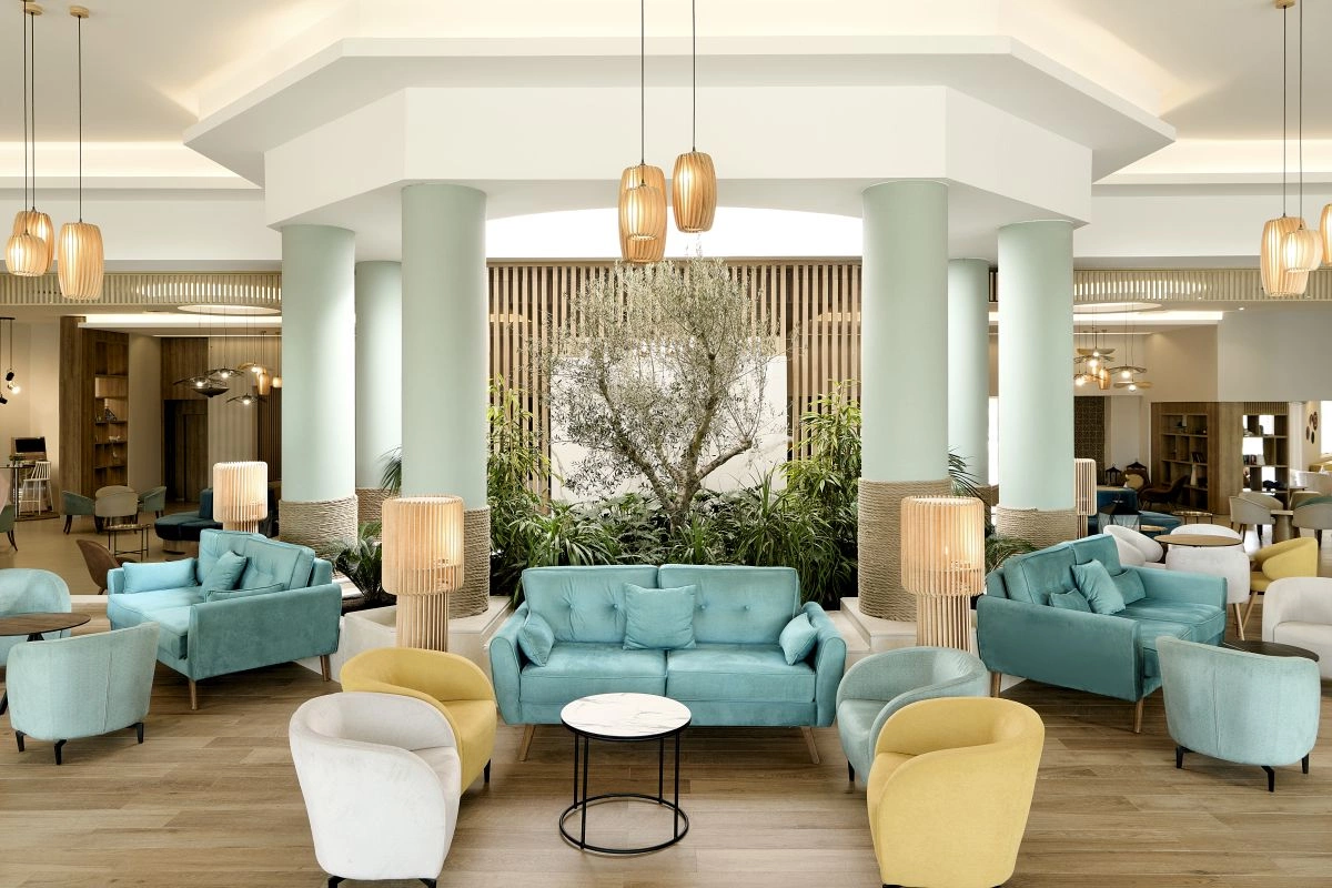04_Lobby.jpg