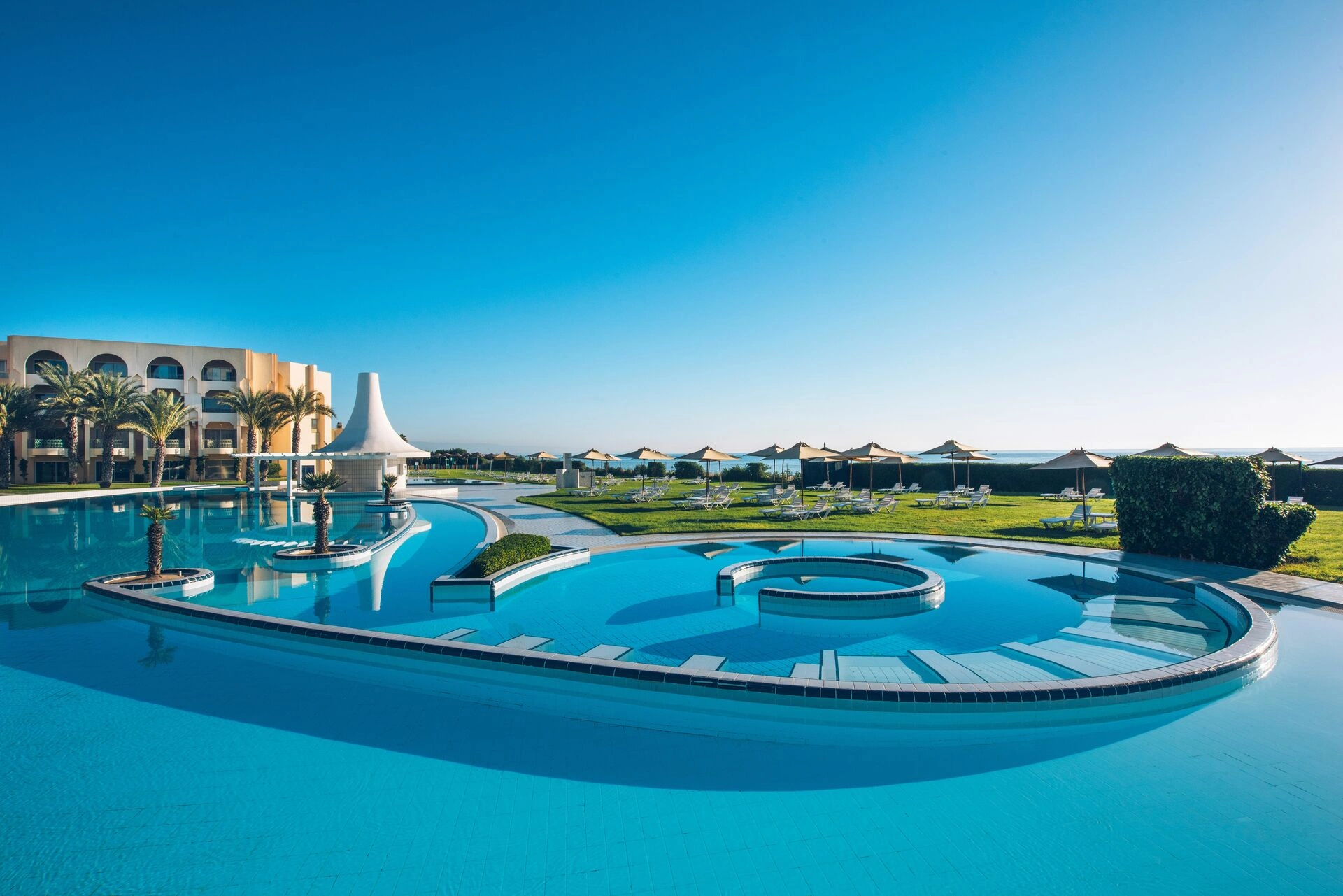 IBSTAR_AVE_IB_POOL_MAIN_D1811002.jpg