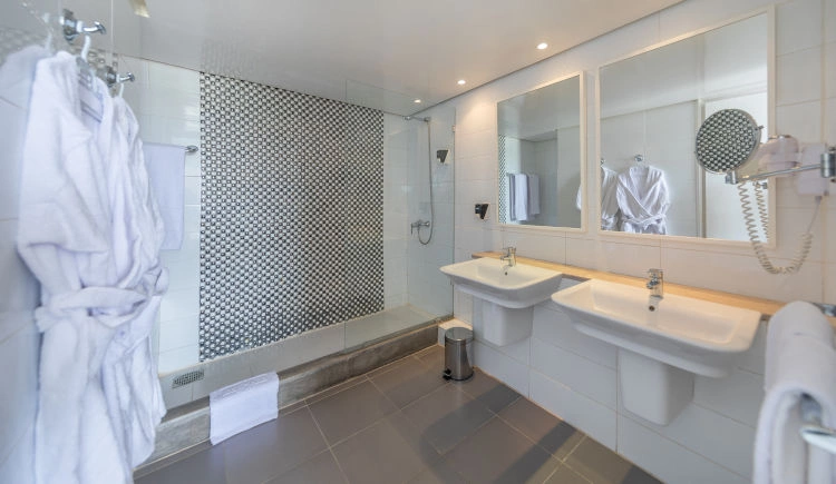 16_Marhaba_Beach_Bathroom.jpeg