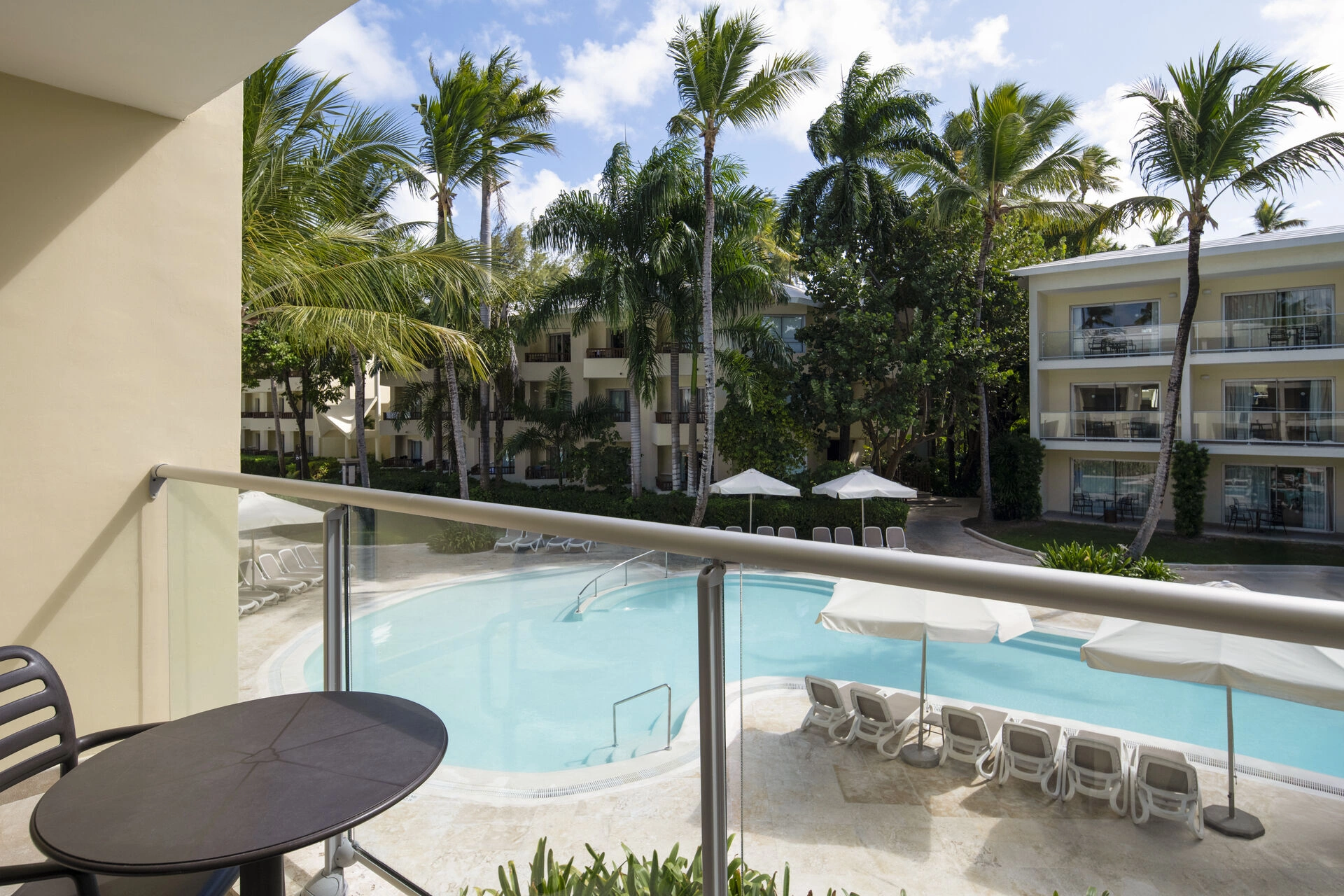 Habitacion_Vista_Piscina_1A.jpg