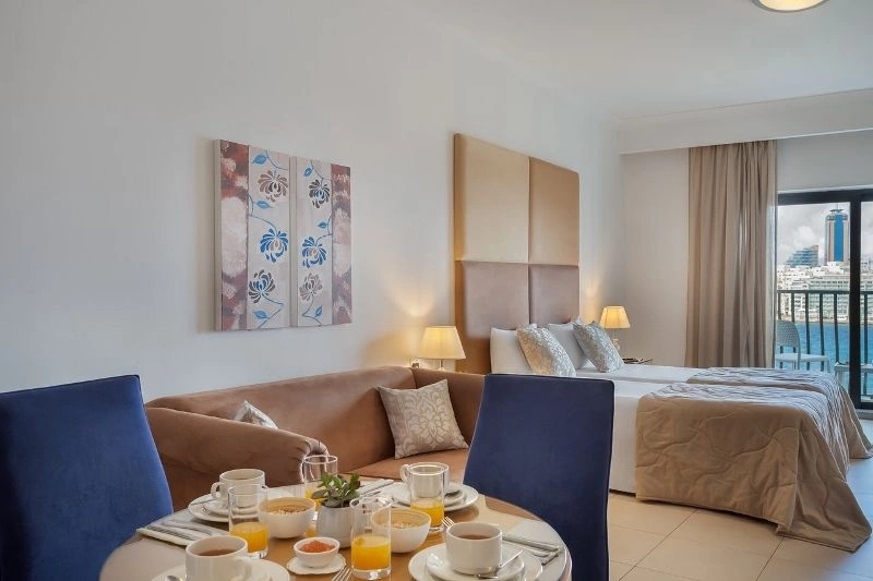 family-room_.jpg