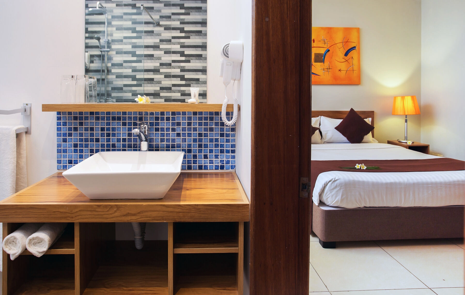Room_3_Bathroom.jpg