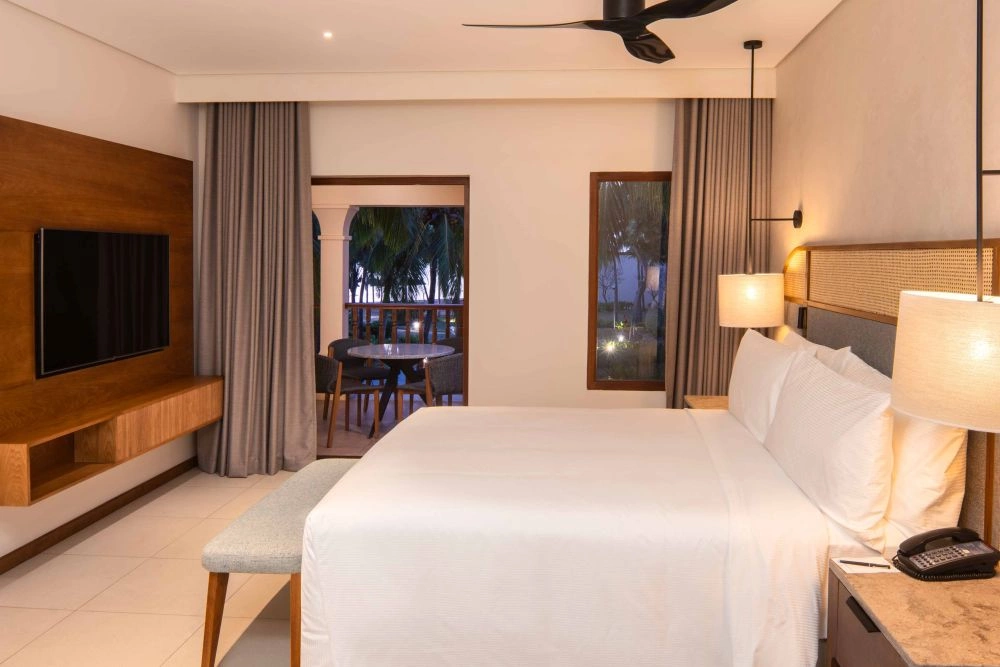 Deluxe_Family_Suite_Bedroom.jpg