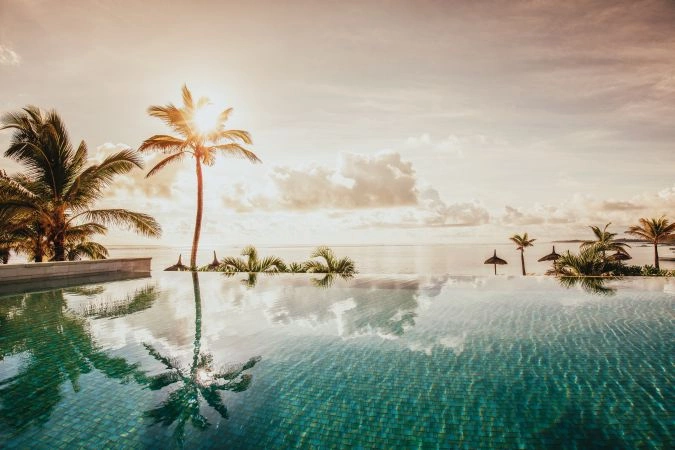 10_Long_Beach_Pool.jpg