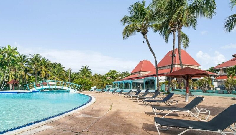 Pierre & Vacances - Village Sainte Anne 3* - Vols + Hébergement