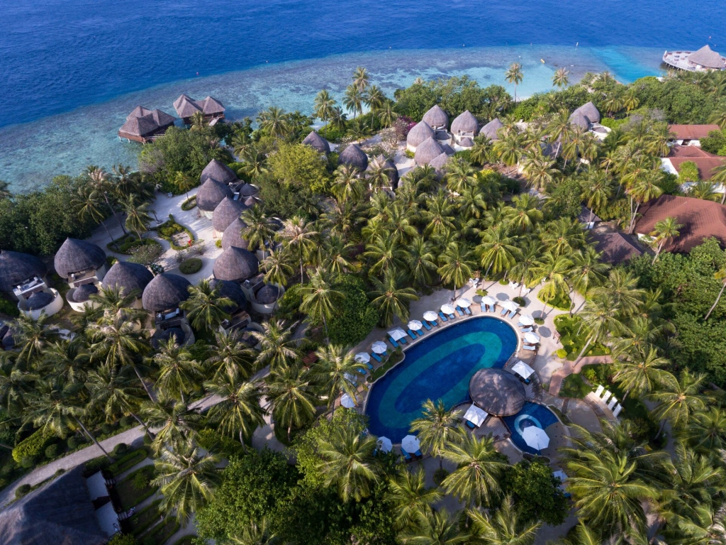 Bandos Maldives 4*