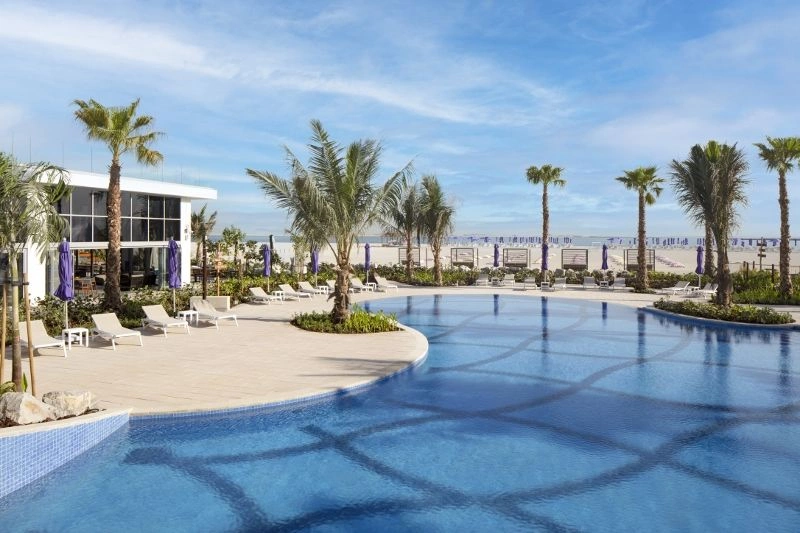 cdd-pool_(800x533).jpg