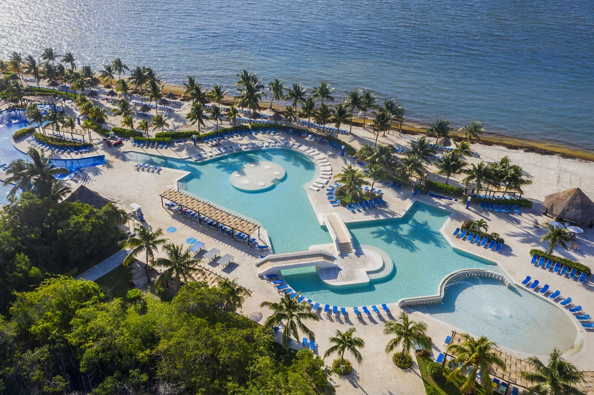 bluebay-grand-esmeralda-vue-aerienne-vignette-principale.png