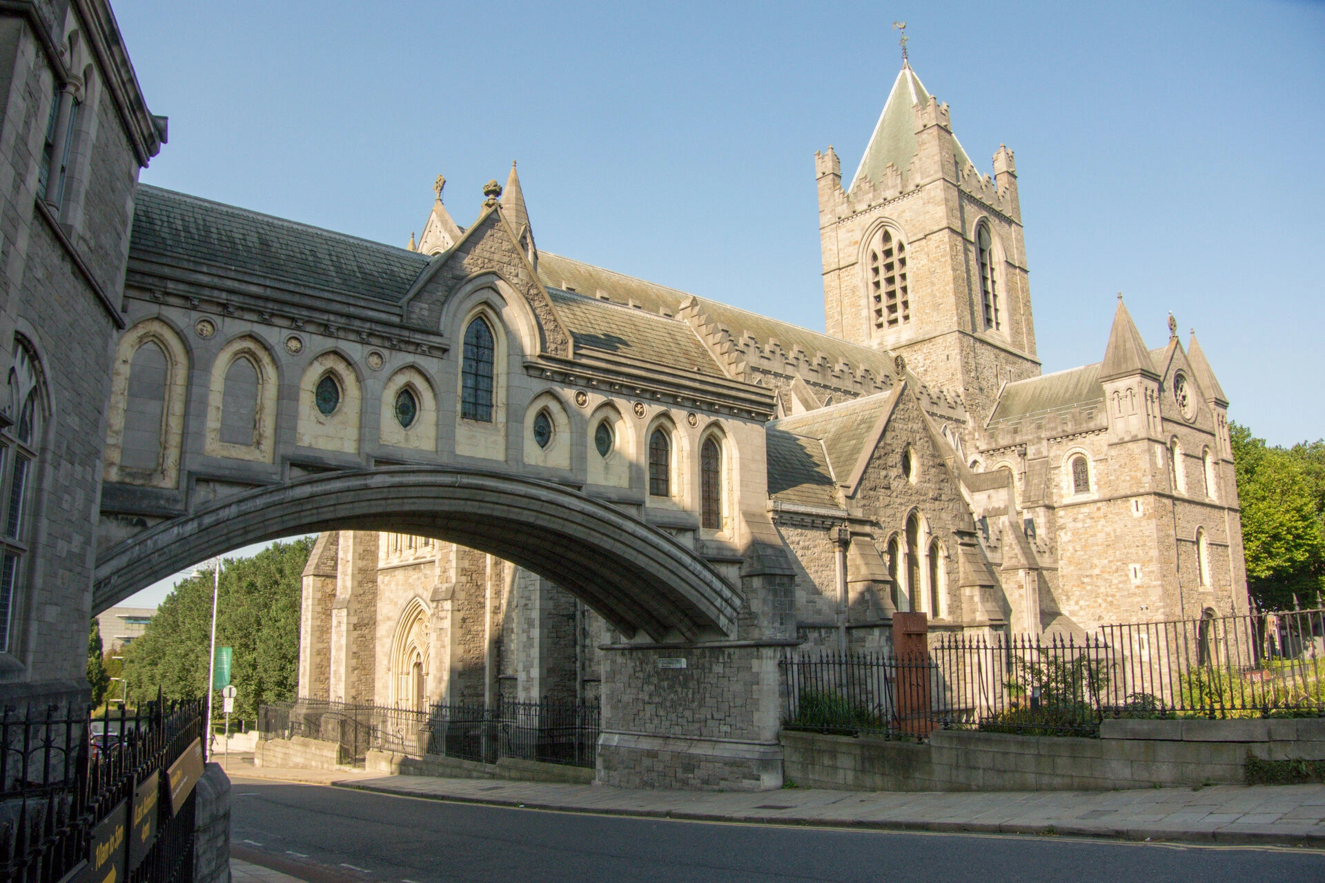 Christchurch_cathedral_dublin_AdobeStock_461876638.jpeg