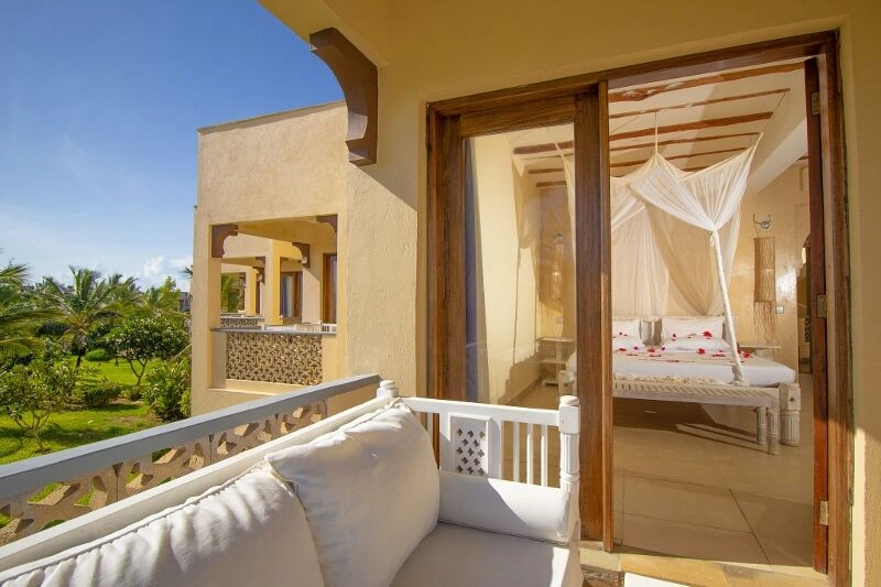 Trio Ubud, Nusa Lembongan & Nusa Dua: Furamaxclusive Resort & Villas 5* & The Acala Shri Sedana 4* & Nusa Dua Beach Resort 5* Handwritten Collection