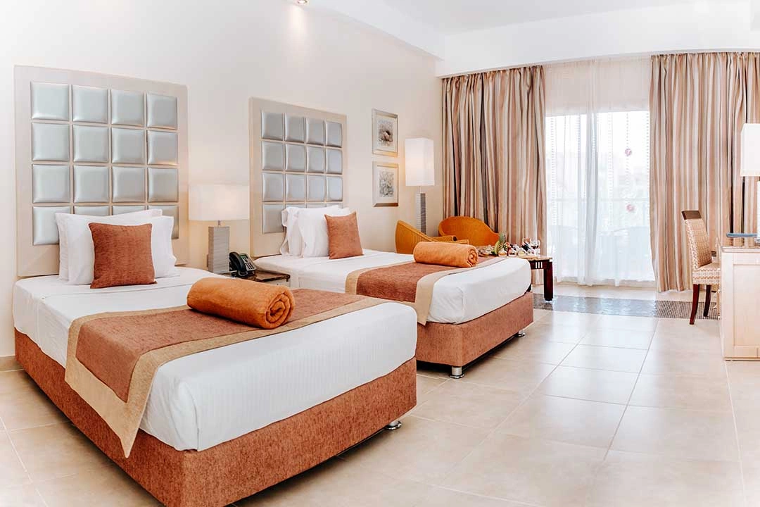 tropitel_standard_room_1.jpg