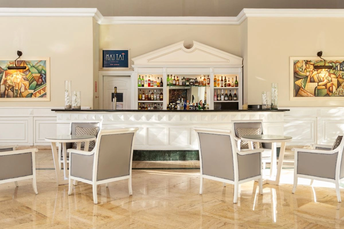 06_Lobby_Bar.jpg