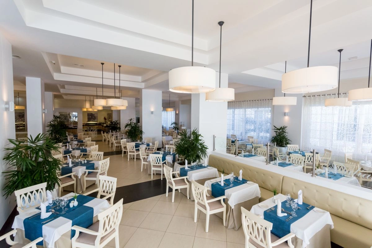 11_restaurant.jpg