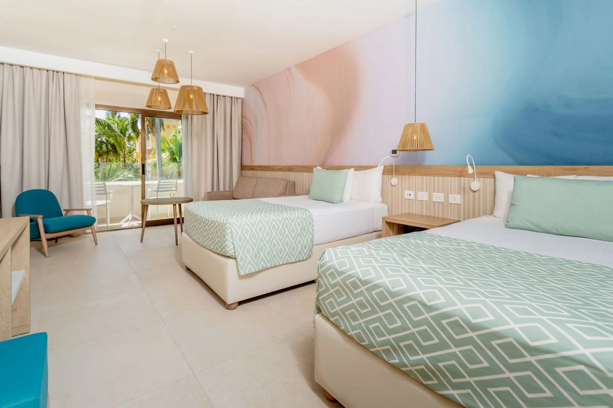 19_2_Double_Beds_Junior_Suite.jpg