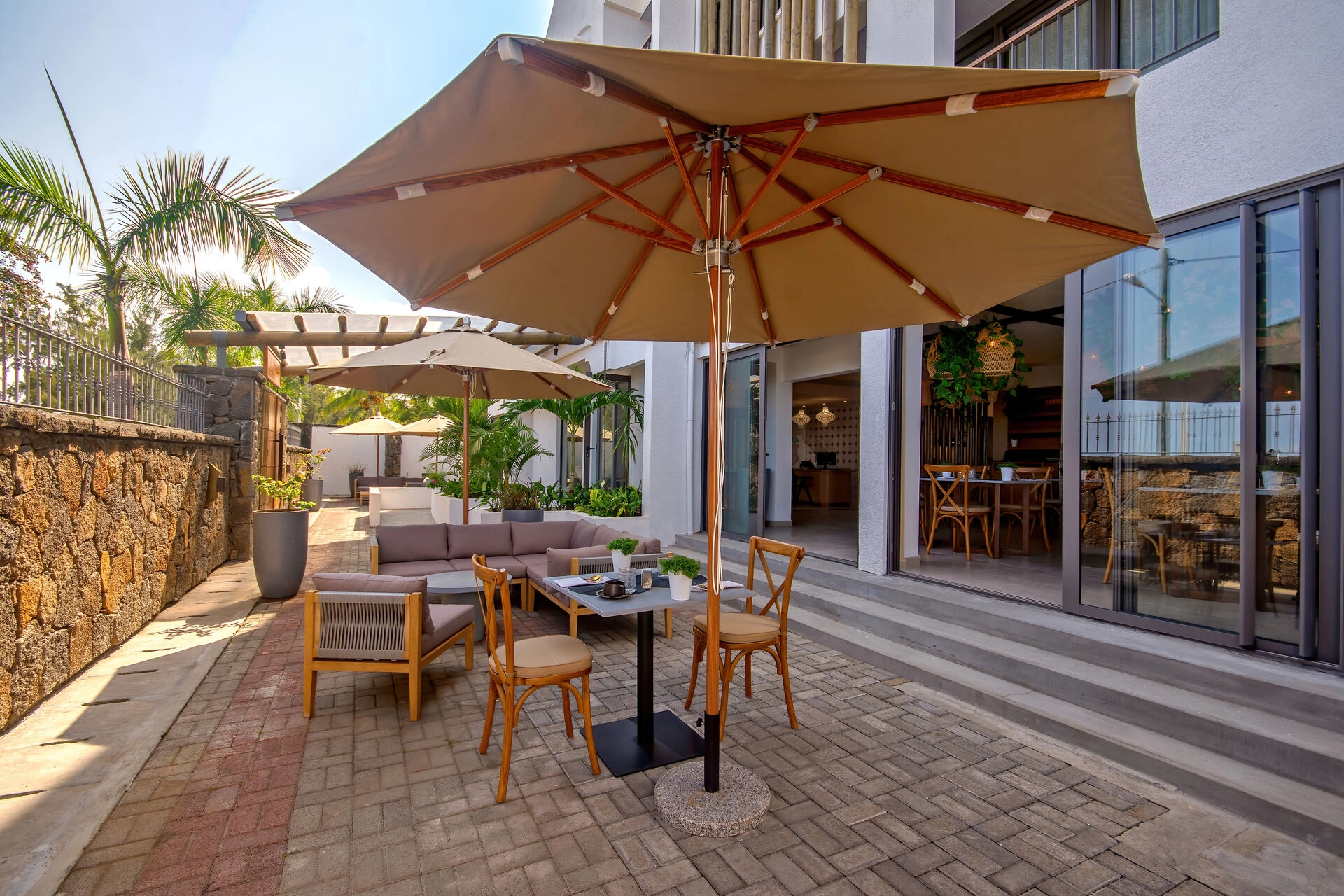 Breakfast_Terrace_3.jpg
