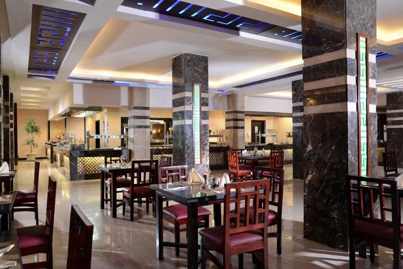 Alfredo_Restaurant_(800x534).jpg