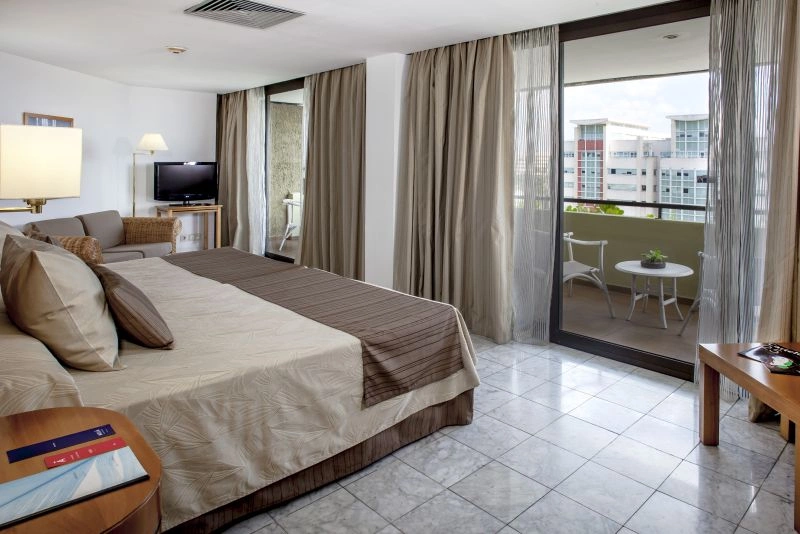 101MeliaHabana-Classic_Room.jpg