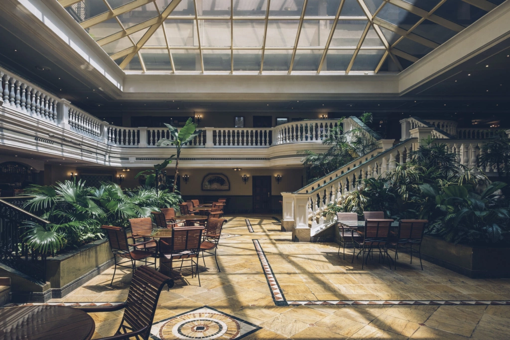 IBSTAR_PCE_IB_BARS_LOBBY_D1906_004.jpg
