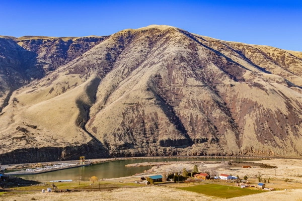 vue_766460_pgbighd.jpg