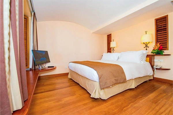 vue_839490_pgbighd.jpg