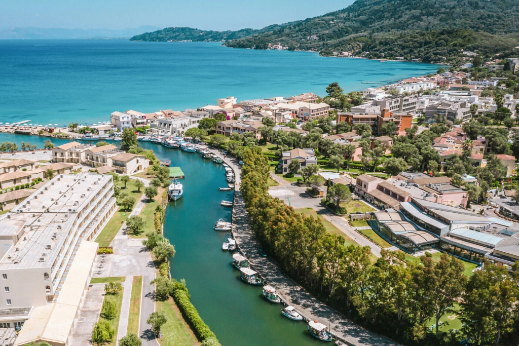 mitsis_corfu_messonghi_riverside_rooms.jpg
