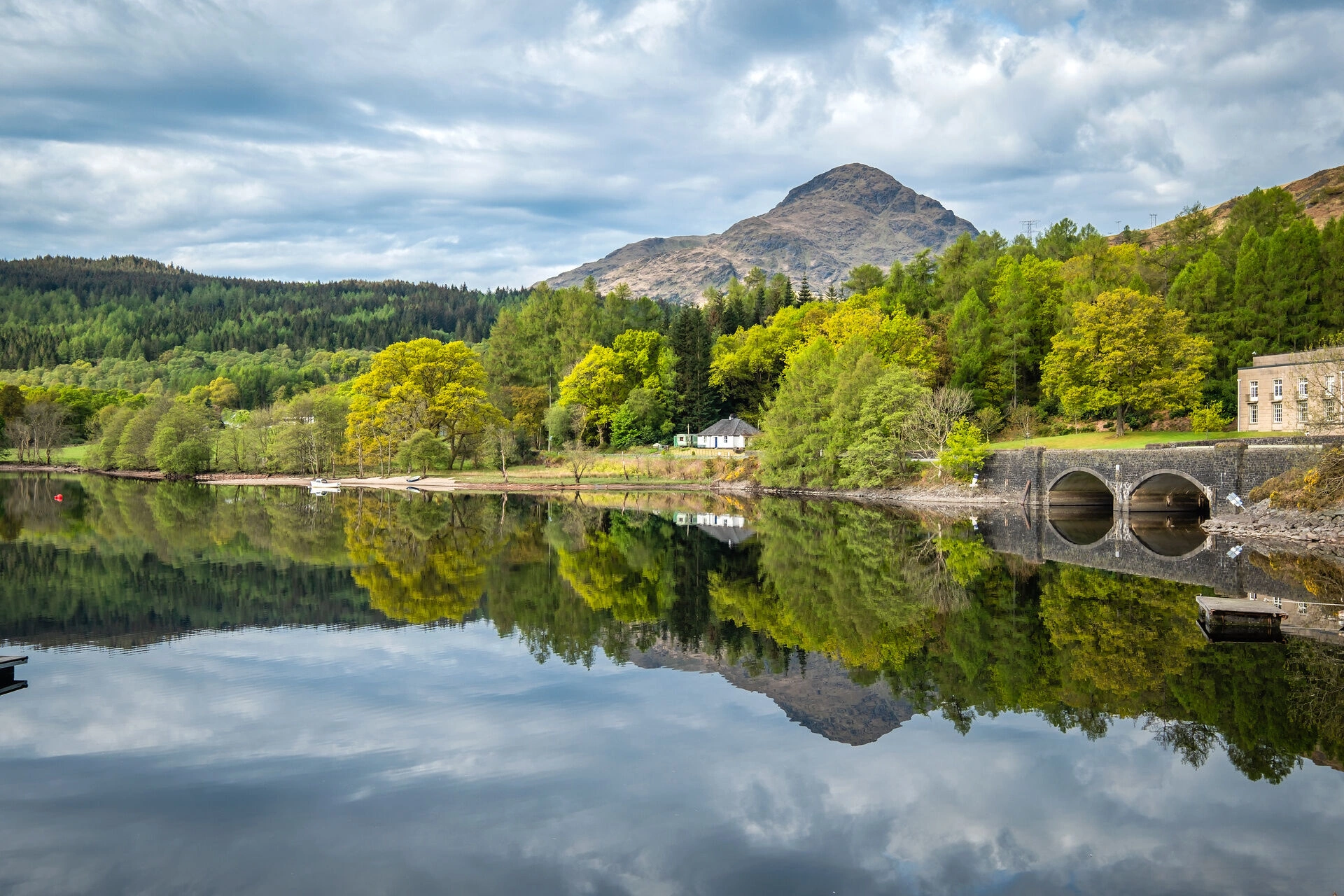 AdobeStoc_375196275_Loch_Lomond.jpeg