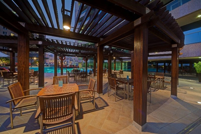 Gazebo_Dining_(800x533).jpg