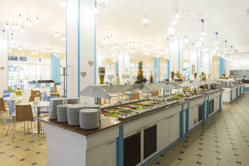 Buffet_Main_Restaurant_MPM_Hotel_Astoria_(2).jpg