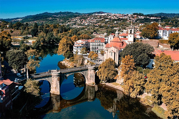vue_859520_pgbighd.jpg