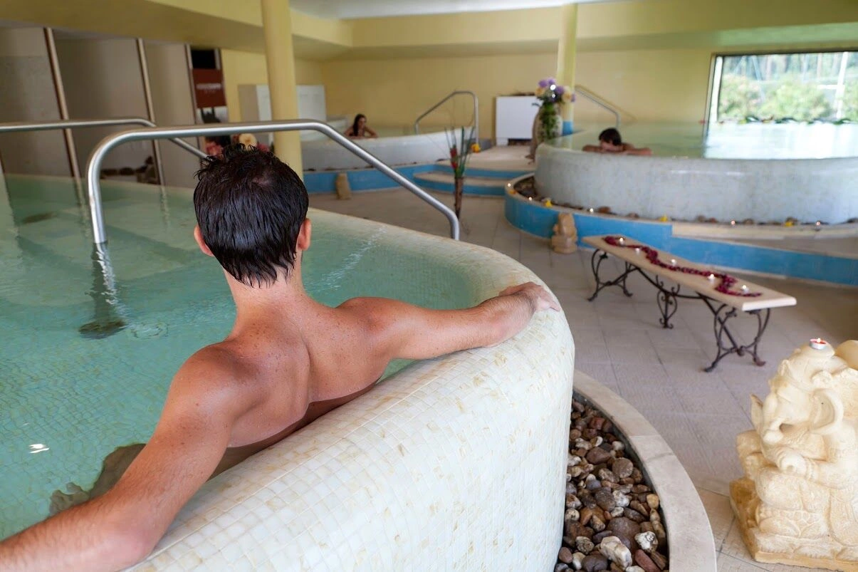 Spa_e_Wellness_Center_Poseidonya_1.jpg