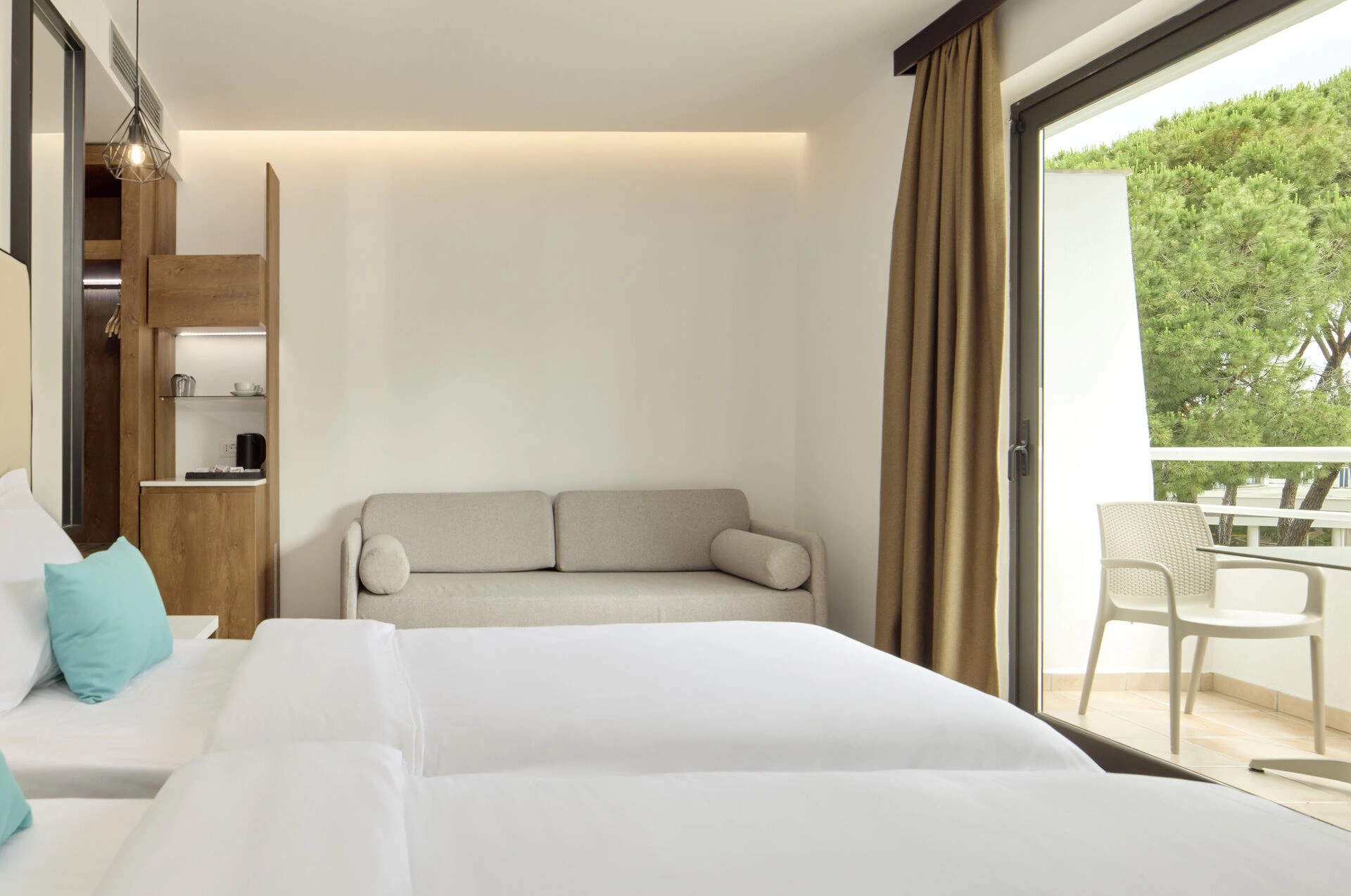 101SolTropikalDurres-Sol_Room.jpg