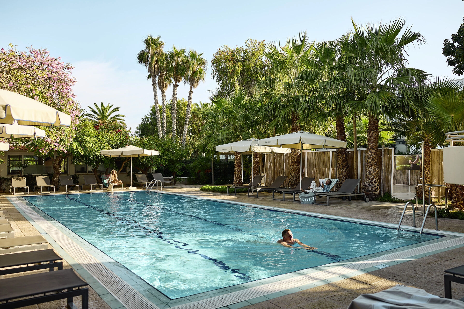 AL_14749_Relax_Pool_WOL.jpg