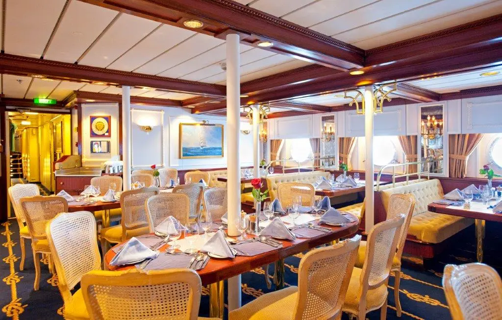 sc-interiors_5200-StarClipper-2014.jpg
