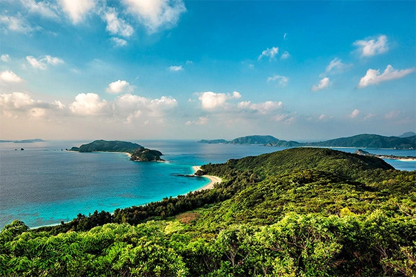 Circuit Voyage en liberté, Japon Paradis, cités vibrantes et lagons d'Okinawa ***