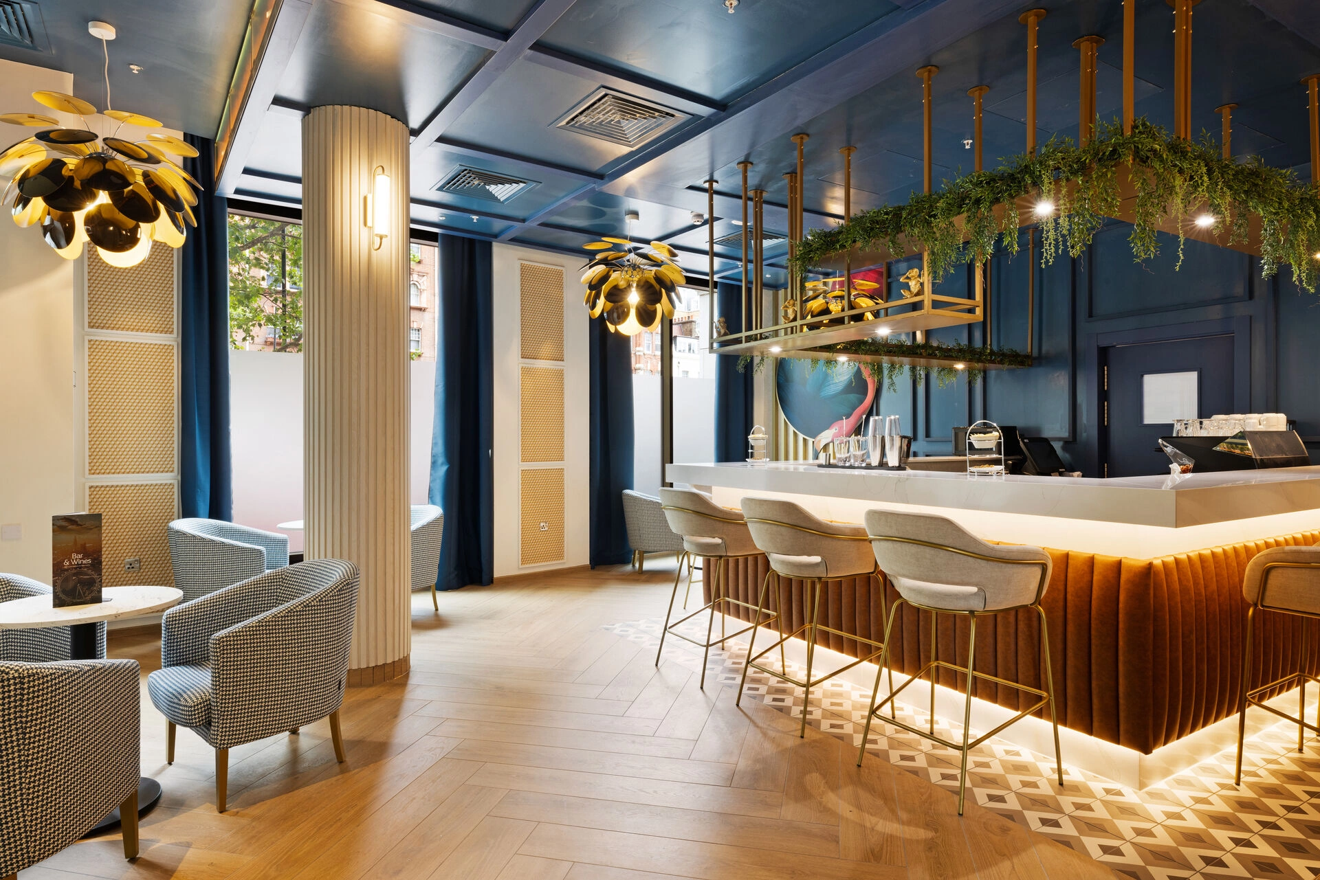 ZLV_23_119_-_Lobby_bar.jpg