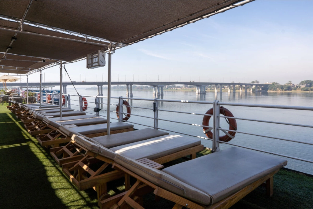 sundeck_1.jpg