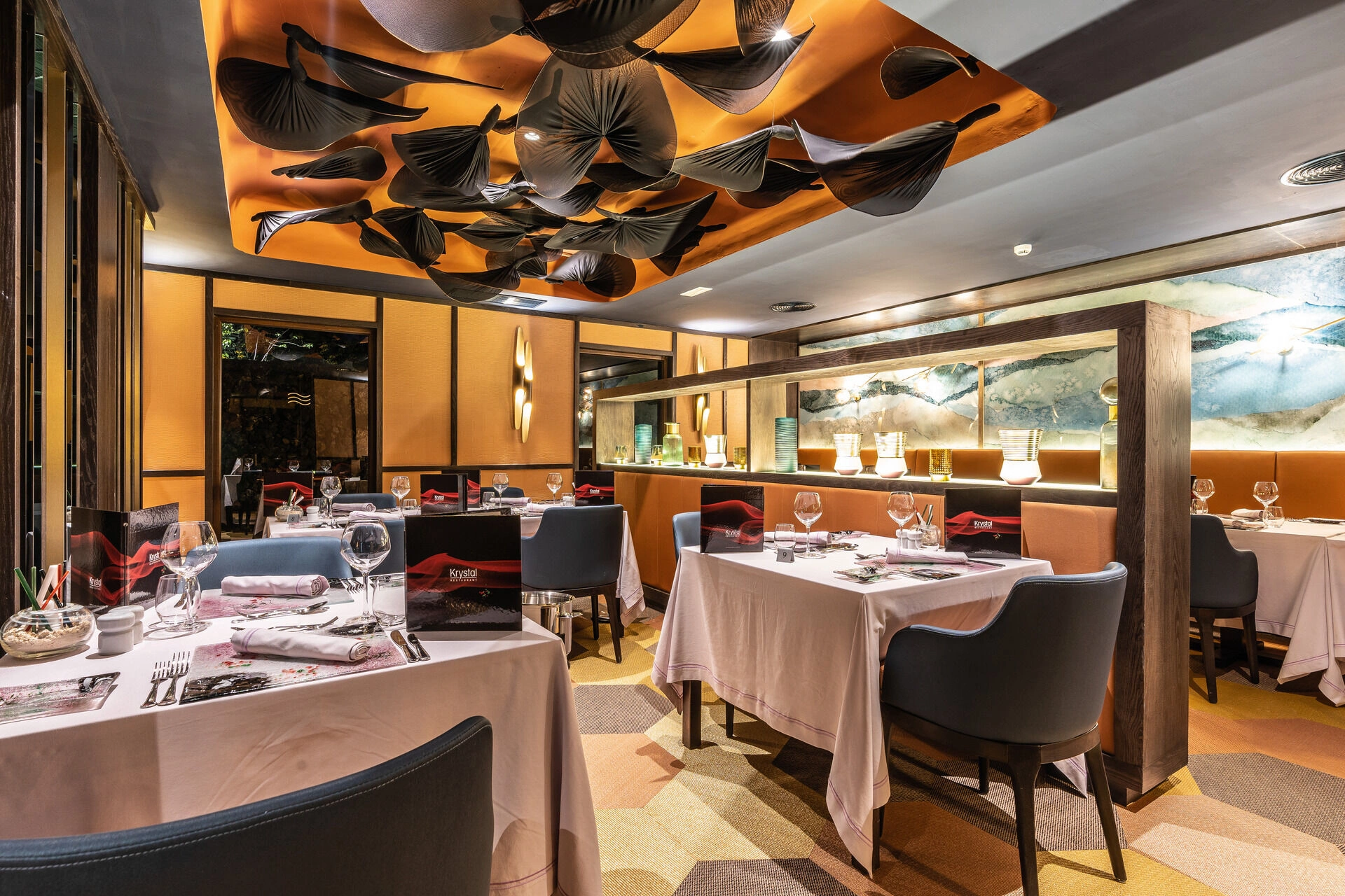 XZN_19_056_-_Fusion_restaurant.jpg