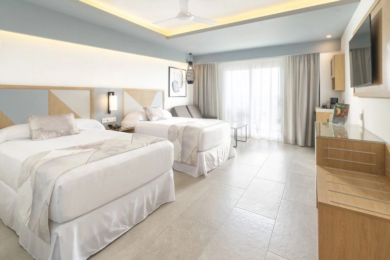 CRB_23_065_-_Double_room_standard_Double_room_ocean_view.jpg