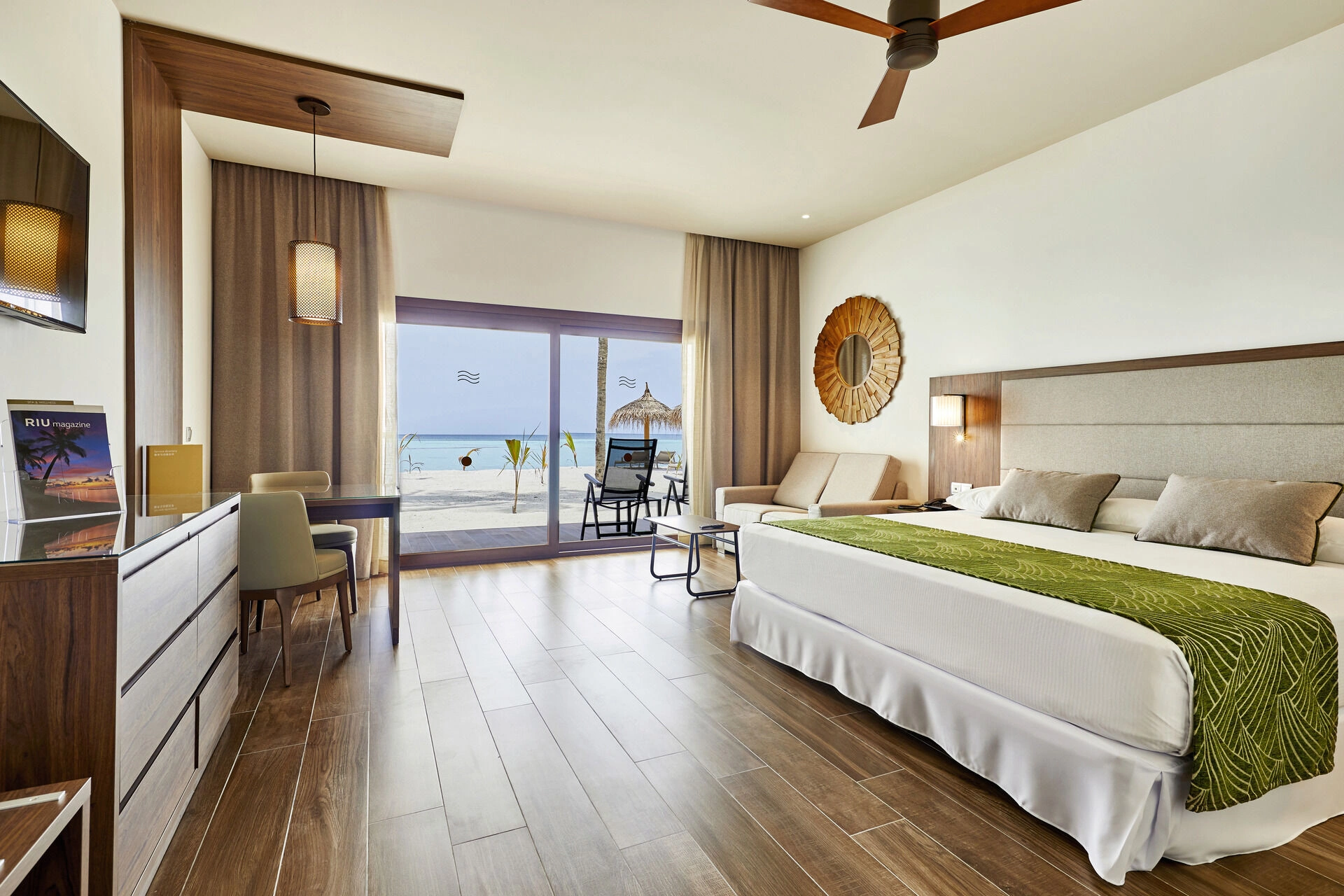 XMV_19_074_-_Beach_Junior_Suite.jpg