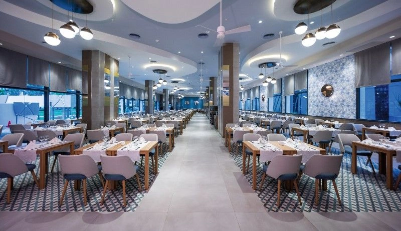 main_resto.jpg